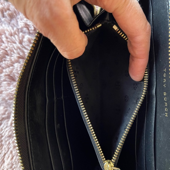 Tory Burch wallet, black leather, excellent condition. - Picture 12 of 13